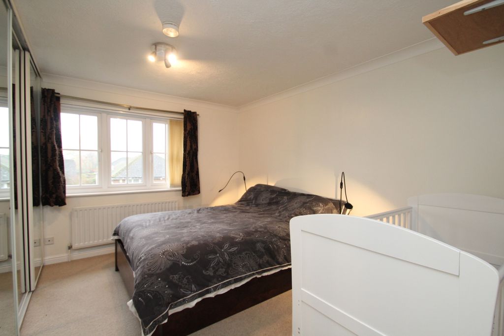 Property photo 3 of 10 Bedroom