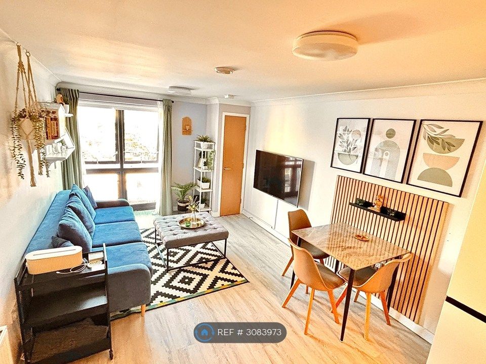 Property photo 1 of 12 Living & Dinning Space