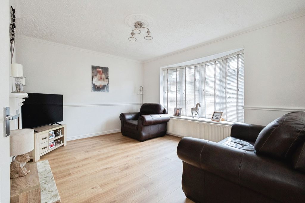 Property photo 3 of 26 Pbox-Img.Jpg
