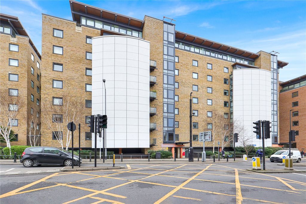 Property photo 3 of 24 Picture No. 01