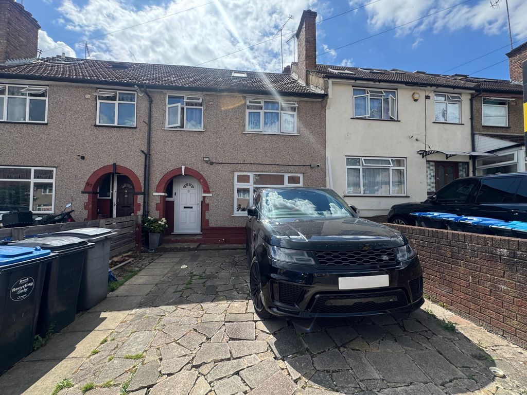 Property photo 1 of 2 5 Bed Terraced House For Sale