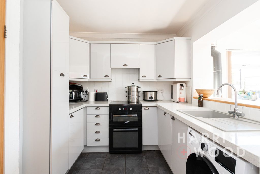 Property photo 2 of 22 4190875