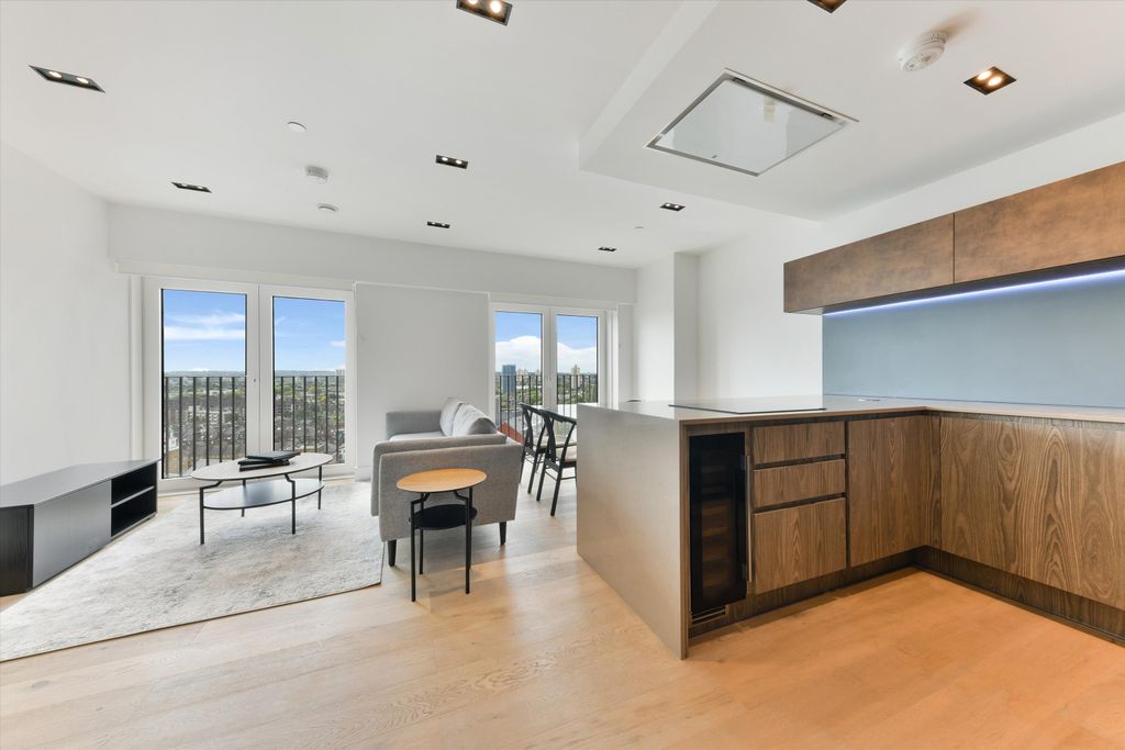 Property photo 1 of 12 Image