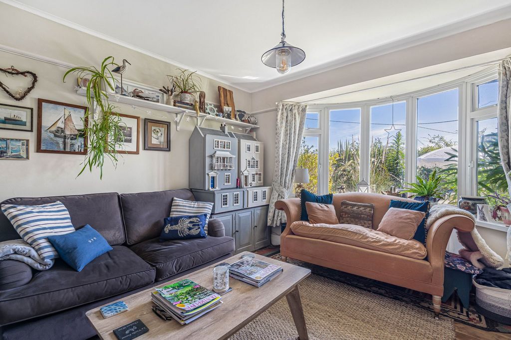 Property photo 3 of 36