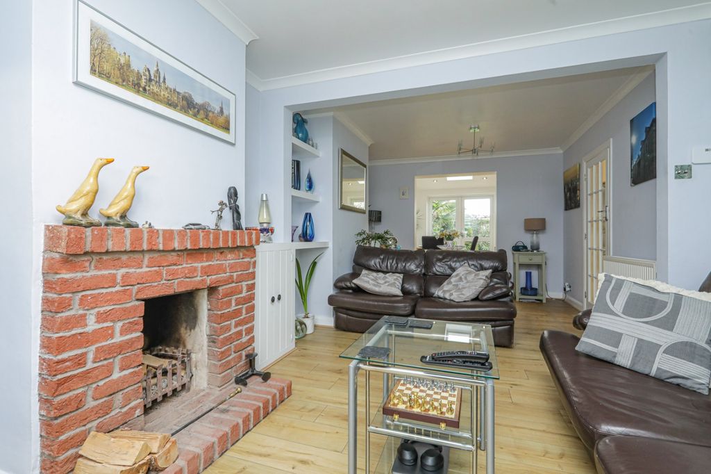 Property photo 3 of 15 Picture 3