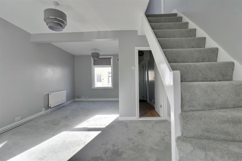 Property photo 1 of 22 4C6B4Db9-5Ca0-4F04-A726-E9674Abb0B2C_1_201_A.Jpeg