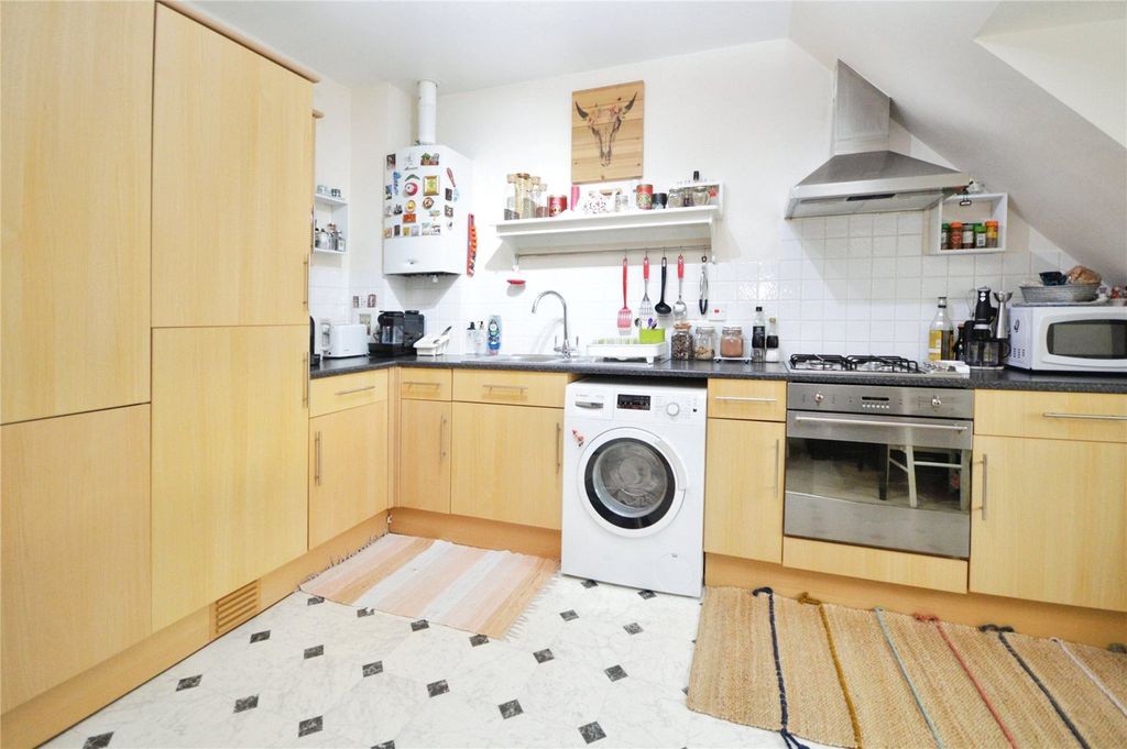 Property photo 2 of 10 Kitchen/Reception