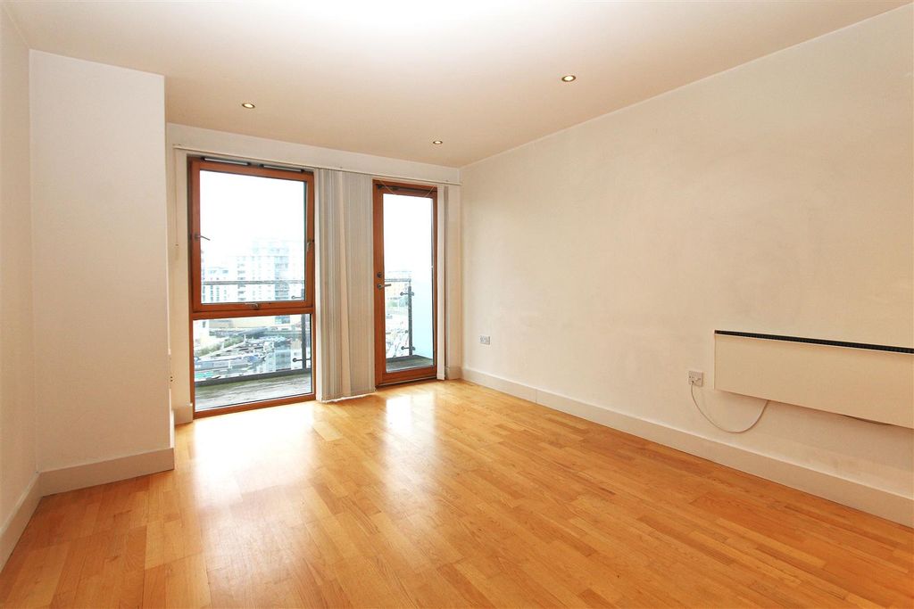 Property photo 2 of 14 Living Room.Jpg