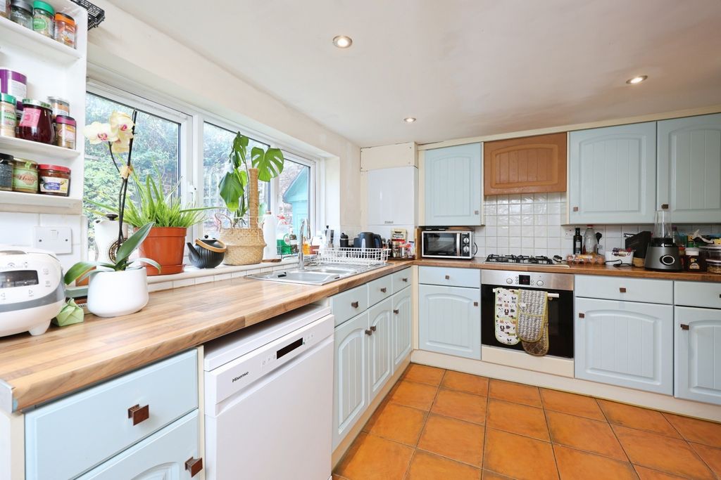 Property photo 1 of 14 Kitchen