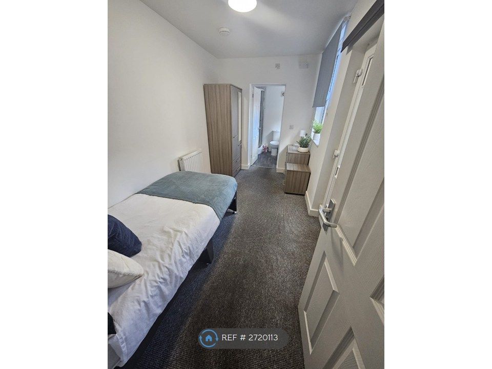 Property photo 2 of 8 Room 2 Bedroom