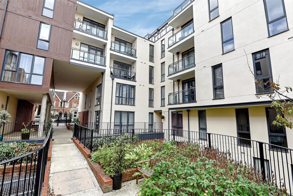 Property photo 1 of 10 2.Jpg