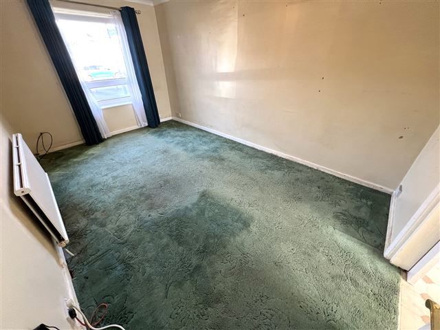 Property photo 3 of 11 Lounge