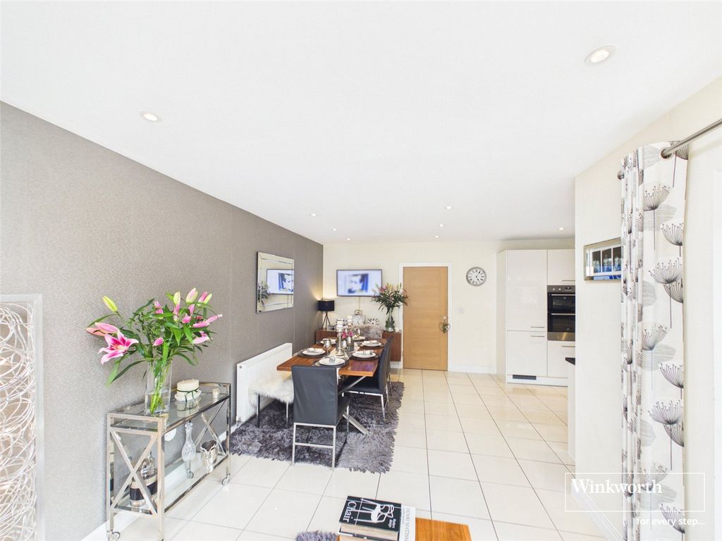 Additional image 18 of 5 bed town house for saleTutor Crescent, Earley, Reading RG6