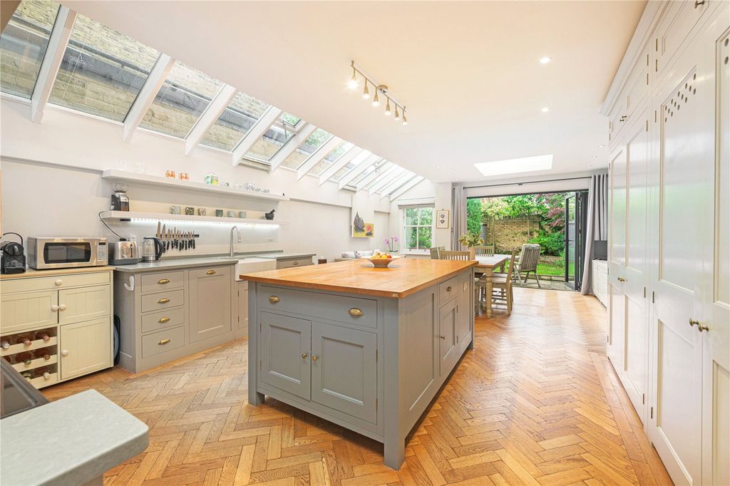 Property photo 1 of 14 Kitchen