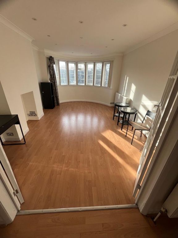 Property photo 3 of 8 Photo 3