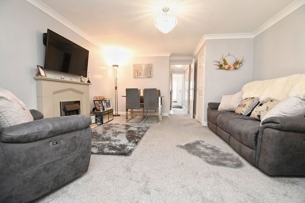 Property photo 3 of 23