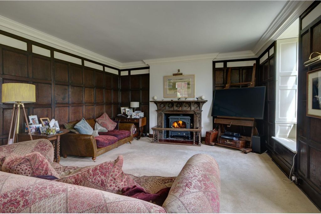 Property photo 3 of 25