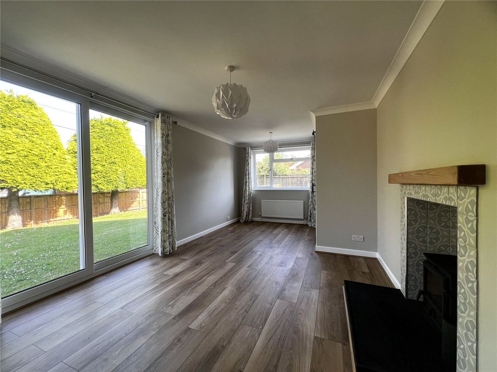 Property photo 3 of 6 Sitting/Dining Room