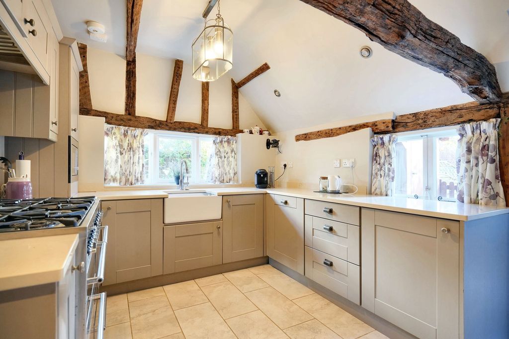 Property photo 2 of 22