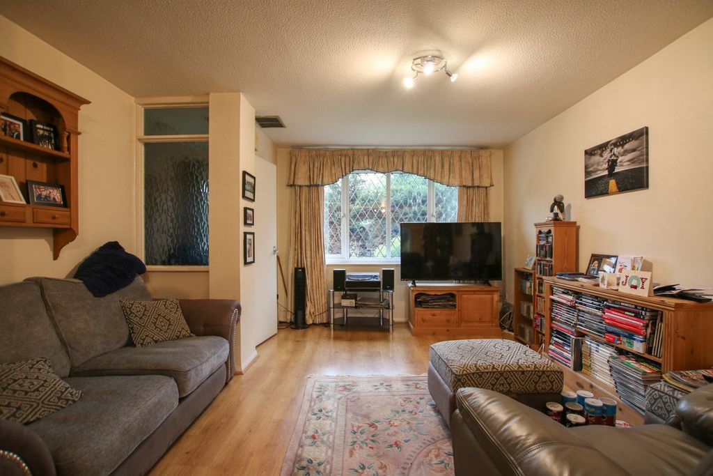 Property photo 3 of 14