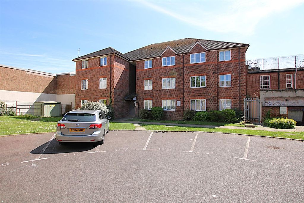 Property photo 1 of 5