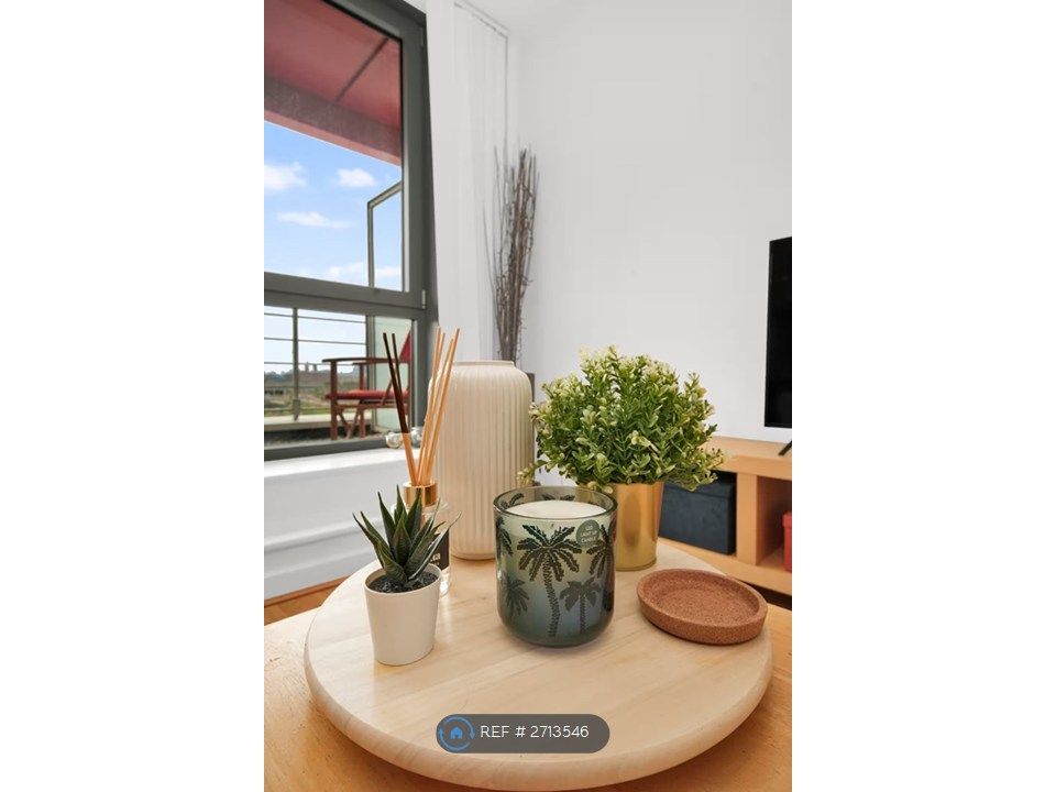 Property photo 3 of 22 Living Room