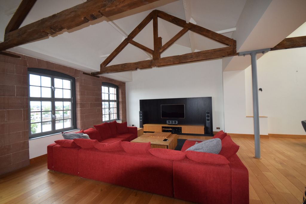 Property photo 3 of 23 Lounge