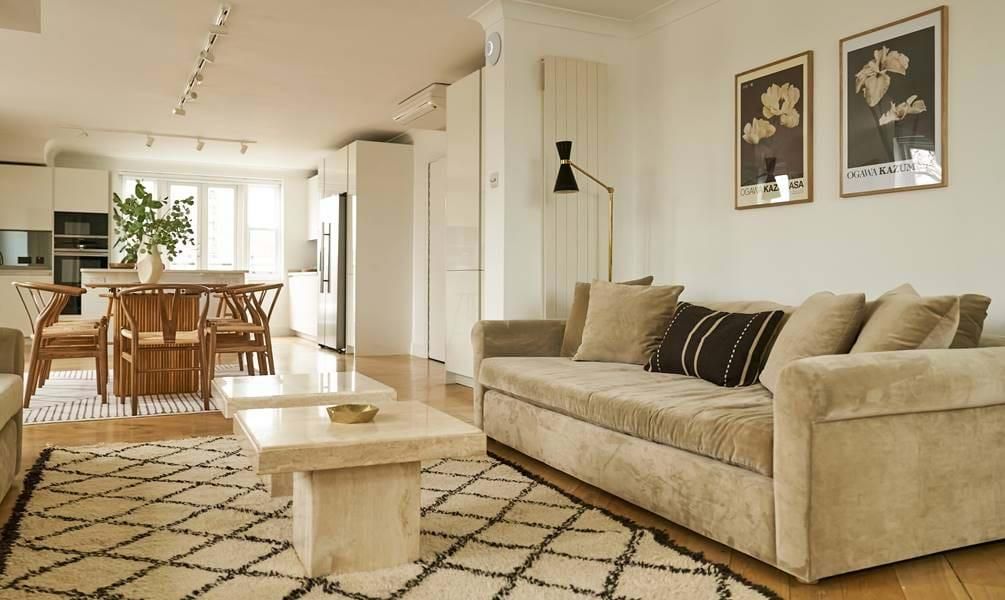 Property photo 1 of 17 Apt 12, 79A Europa House.Jpg