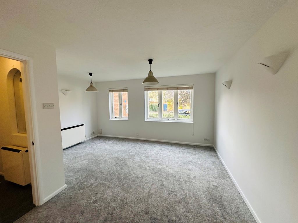 Property photo 3 of 8