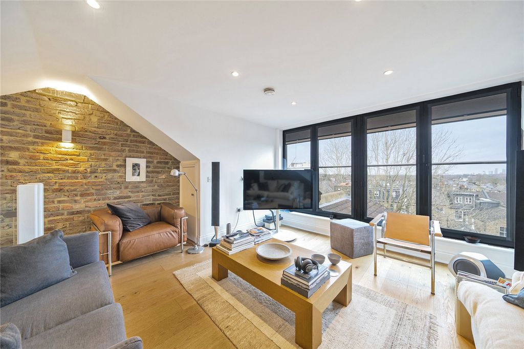 Property photo 1 of 16 Picture No. 02
