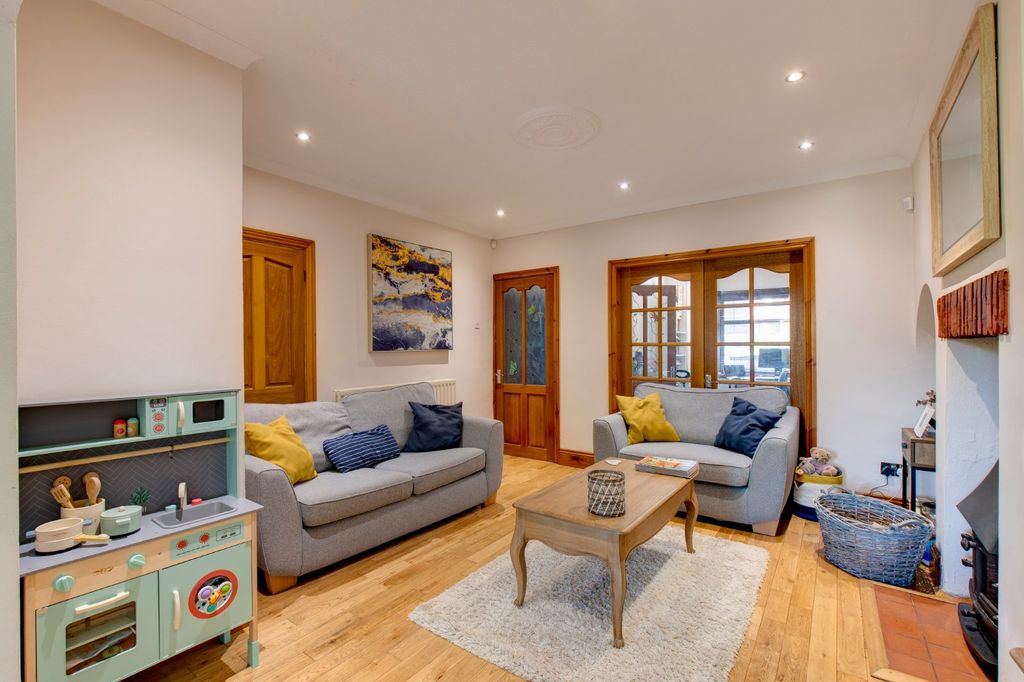 Property photo 3 of 19 Picture No. 04