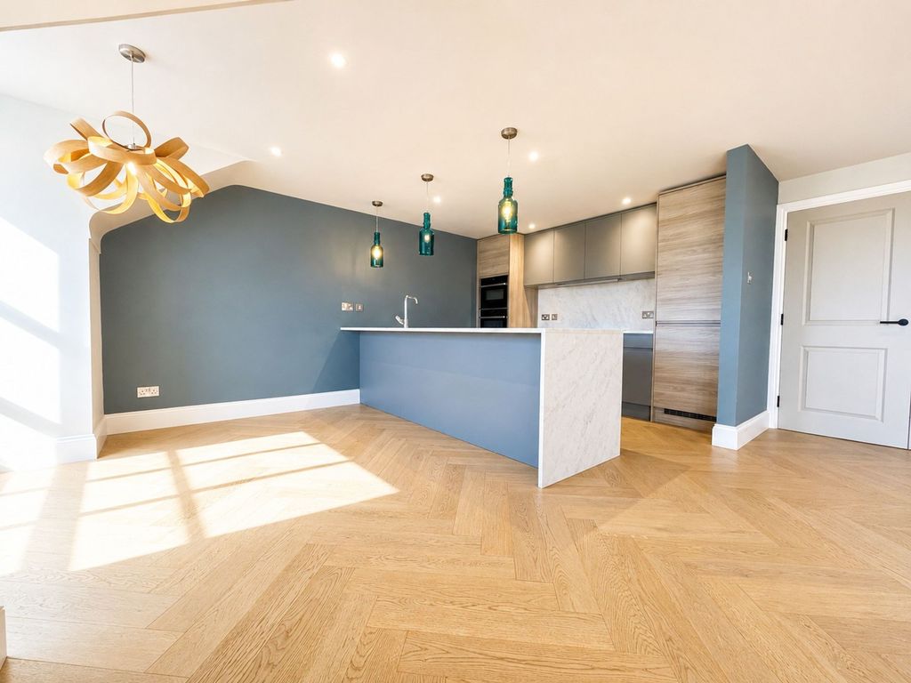Additional image 5 of 3 bed flat for sale7 Churchill House, Park Heights, St Helier JE2
