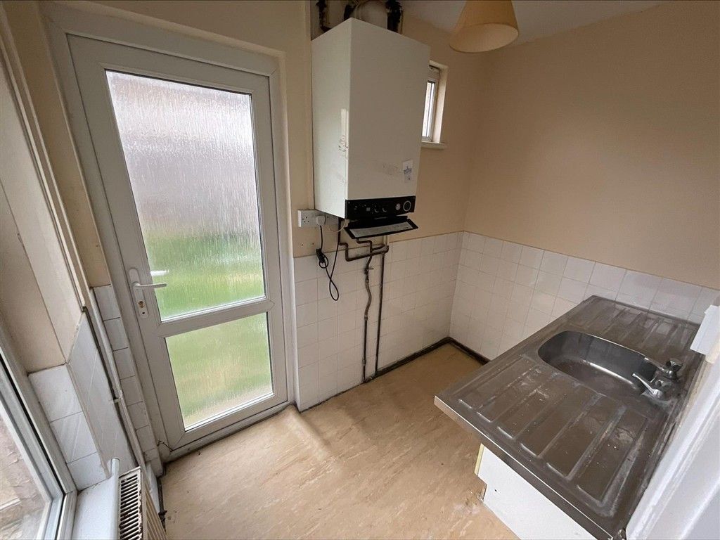 Property photo 1 of 4 Kitchen