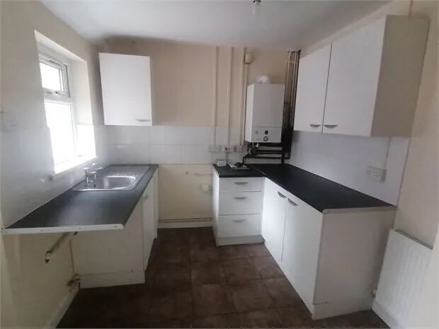 Property photo 2 of 9 Kitchen