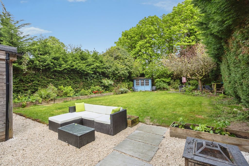 Property photo 2 of 30 Rear Garden