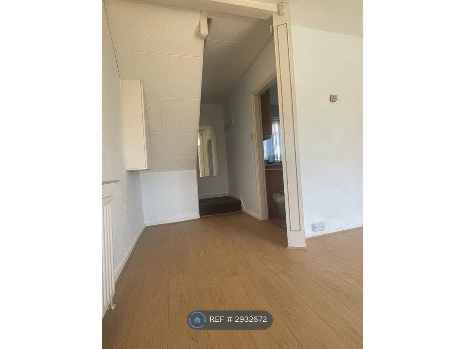 Property photo 3 of 10 Entrance