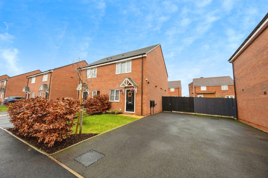 Property photo 1 of 31