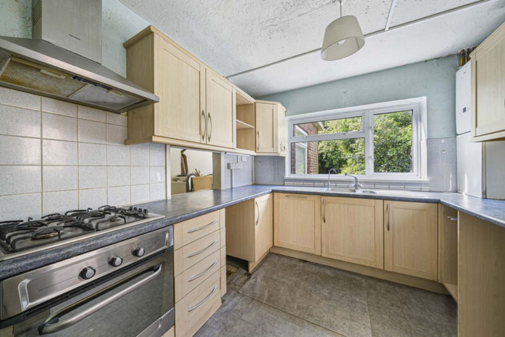 Property photo 2 of 37