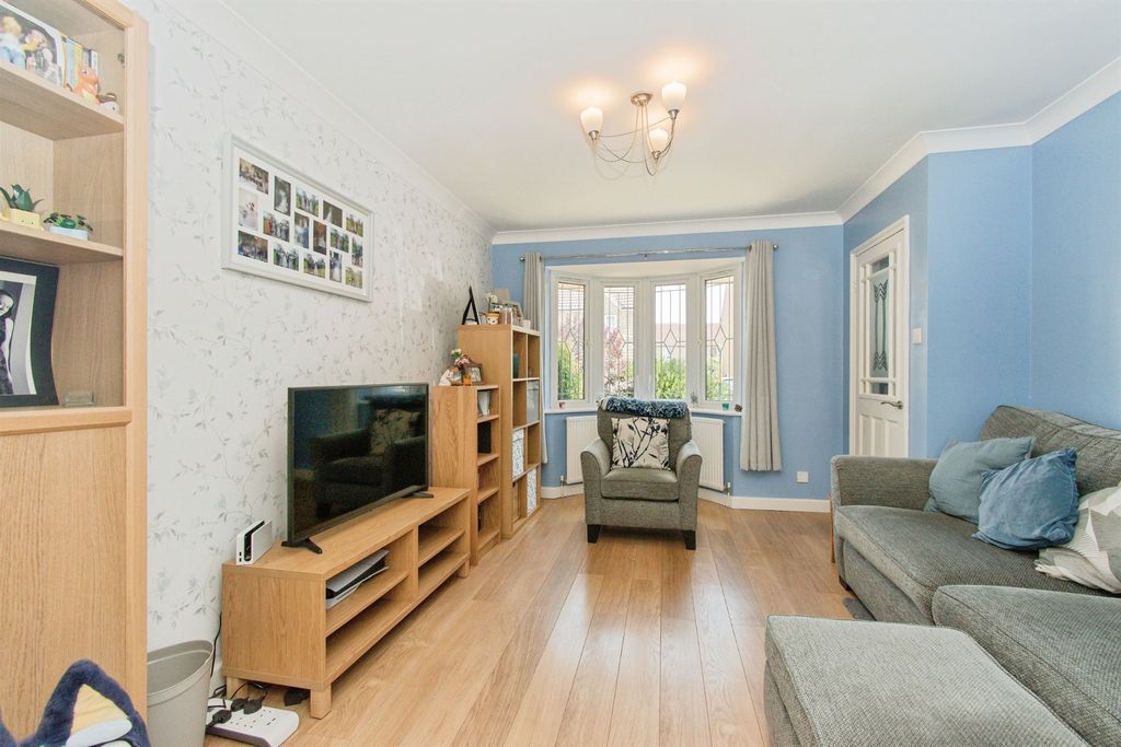 Property photo 2 of 19
