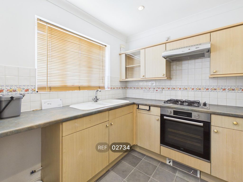 Property photo 3 of 24 Kitchen