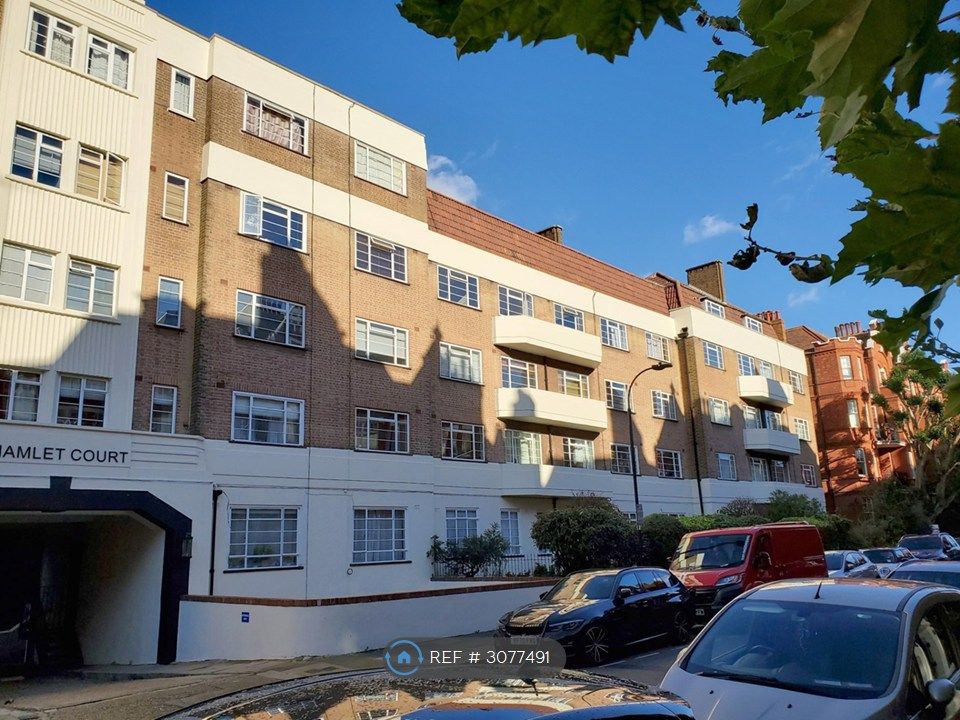 Property photo 2 of 16 Hamlet Court