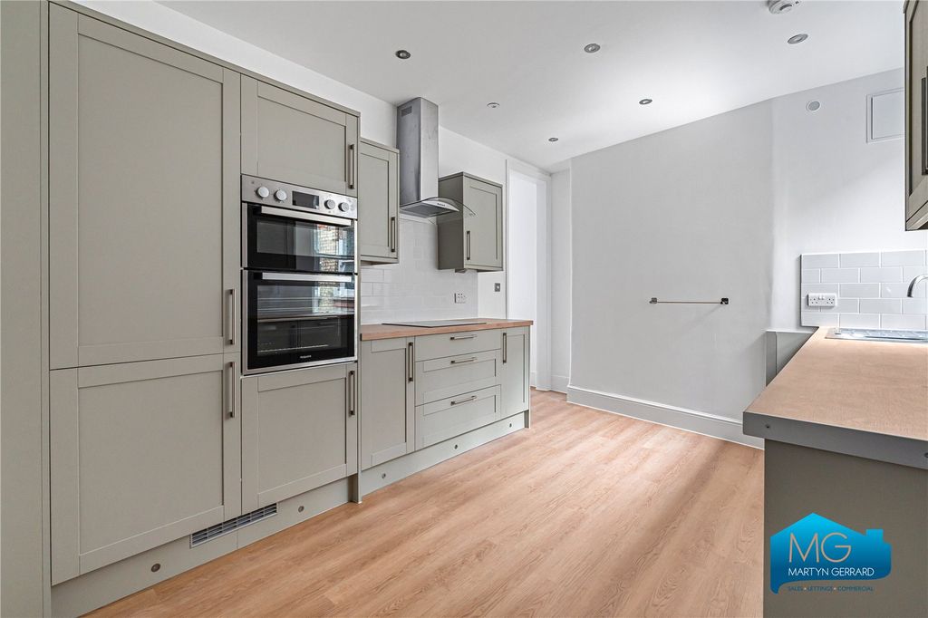 Property photo 1 of 20 Picture No. 07