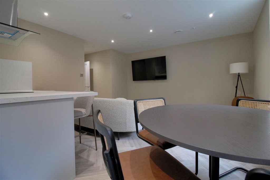 Property photo 2 of 11 Img_4085.Jpg