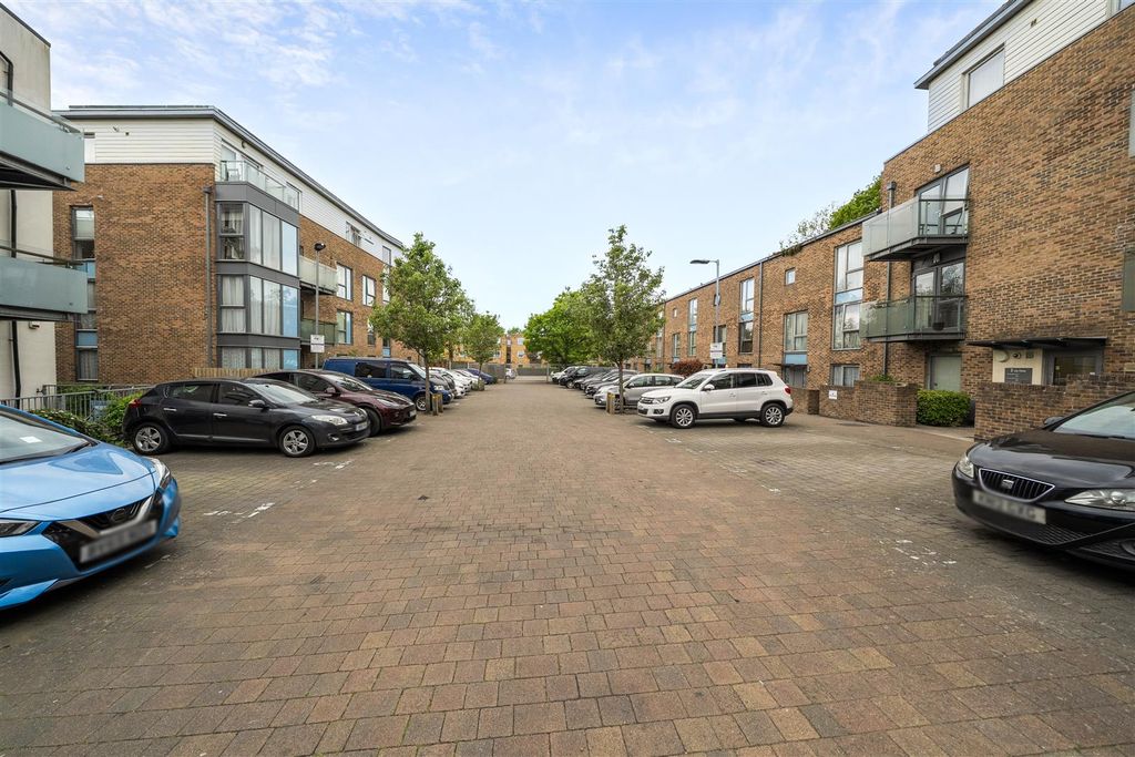 Additional image 21 of 2 bed flat for saleLily Close, Pinner HA5