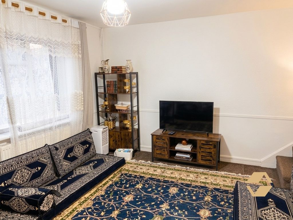 Property photo 3 of 7