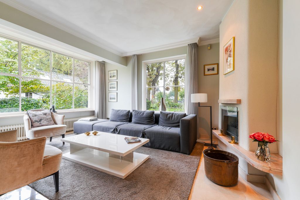 Property photo 2 of 80