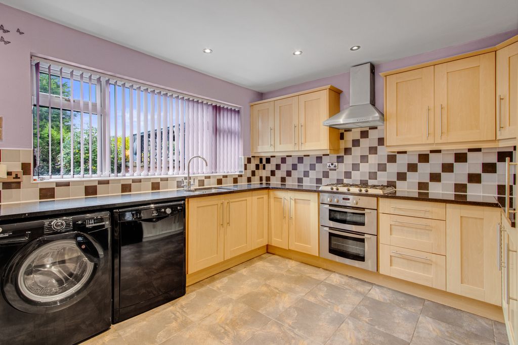 Property photo 2 of 16 Kitchen