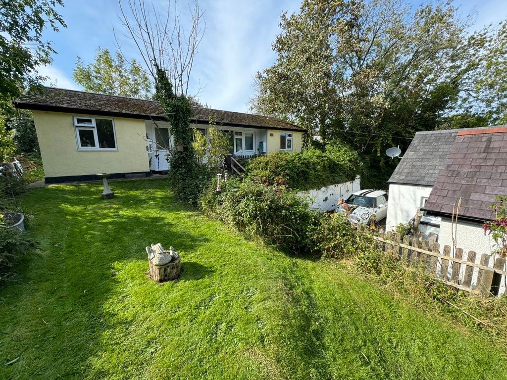 Property photo 2 of 39