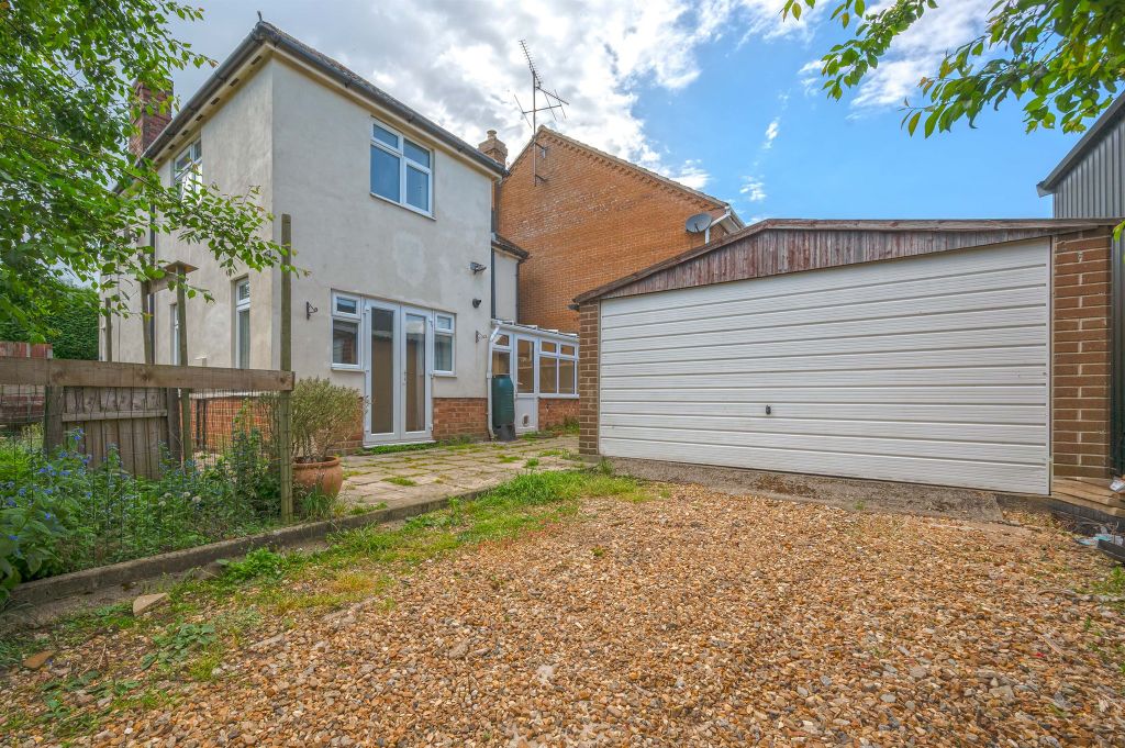 Property photo 2 of 13