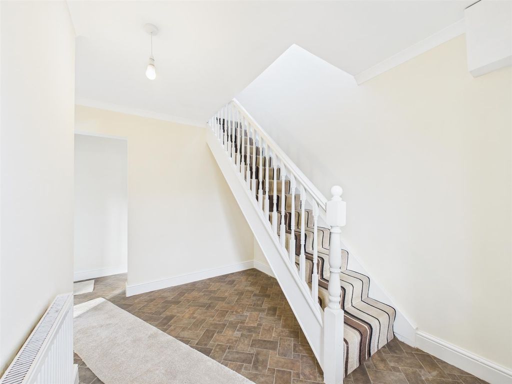 Property photo 2 of 21 Cam04045G0-Pr0060-Still002.Jpg